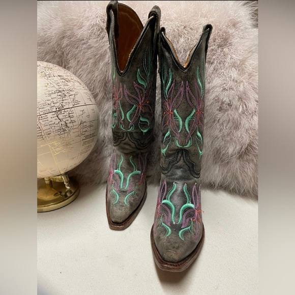 Corral Flowered Embroidery & Rhinestones Western Boots - Sz 4.5 - Picture 3 of 11